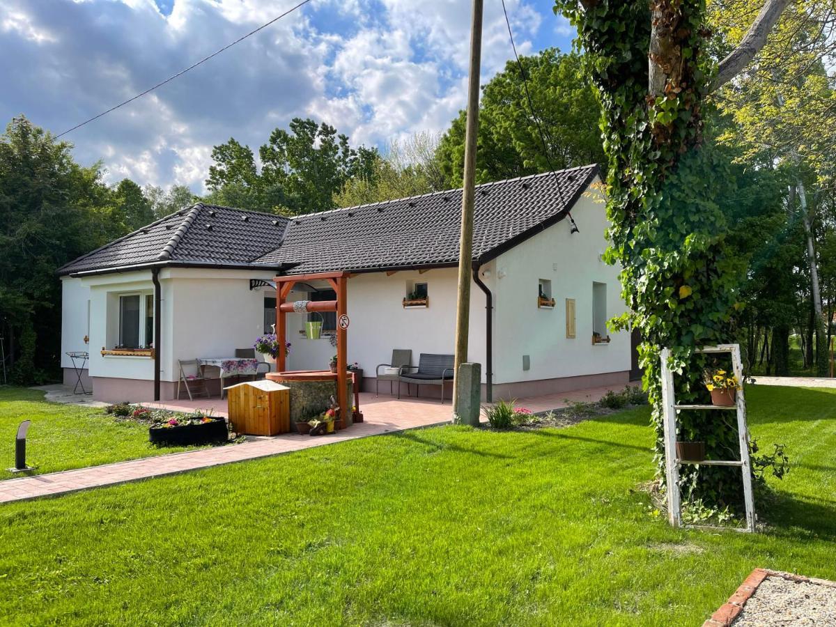 Hidlab Apartman Kimle Exterior foto